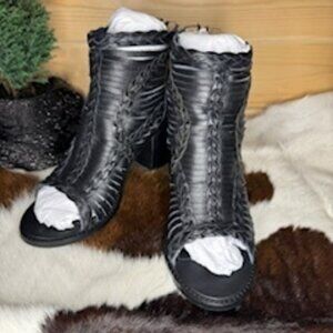 Dingo Jeezy Black Sandal